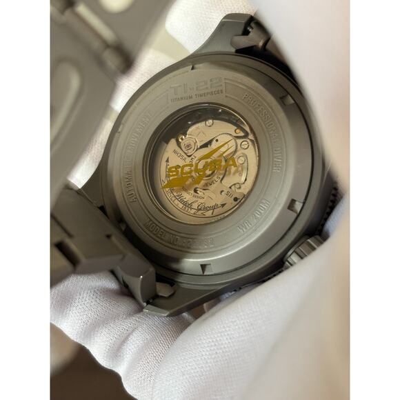 Invicta Men's Automatic Scuba Titanium Ti-22 Watch 50mm 22082 - Picture 5 of 6